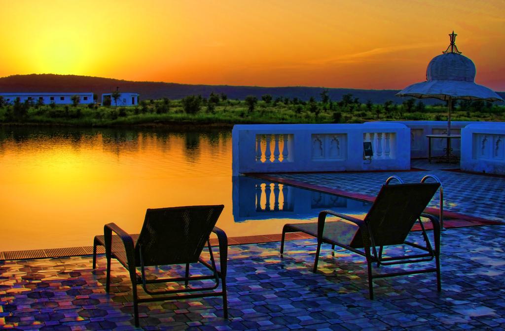 Juesta Lake Nahargarh Palace, Chittorgarh Parsoli ภายนอก รูปภาพ
