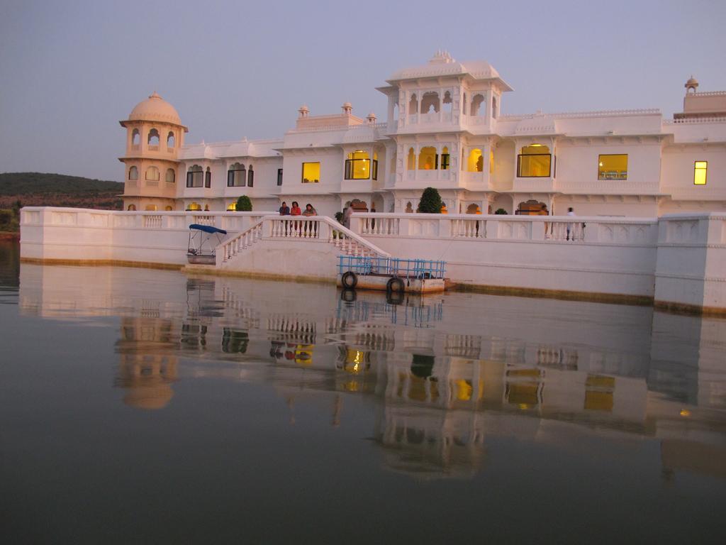 Juesta Lake Nahargarh Palace, Chittorgarh Parsoli ภายนอก รูปภาพ