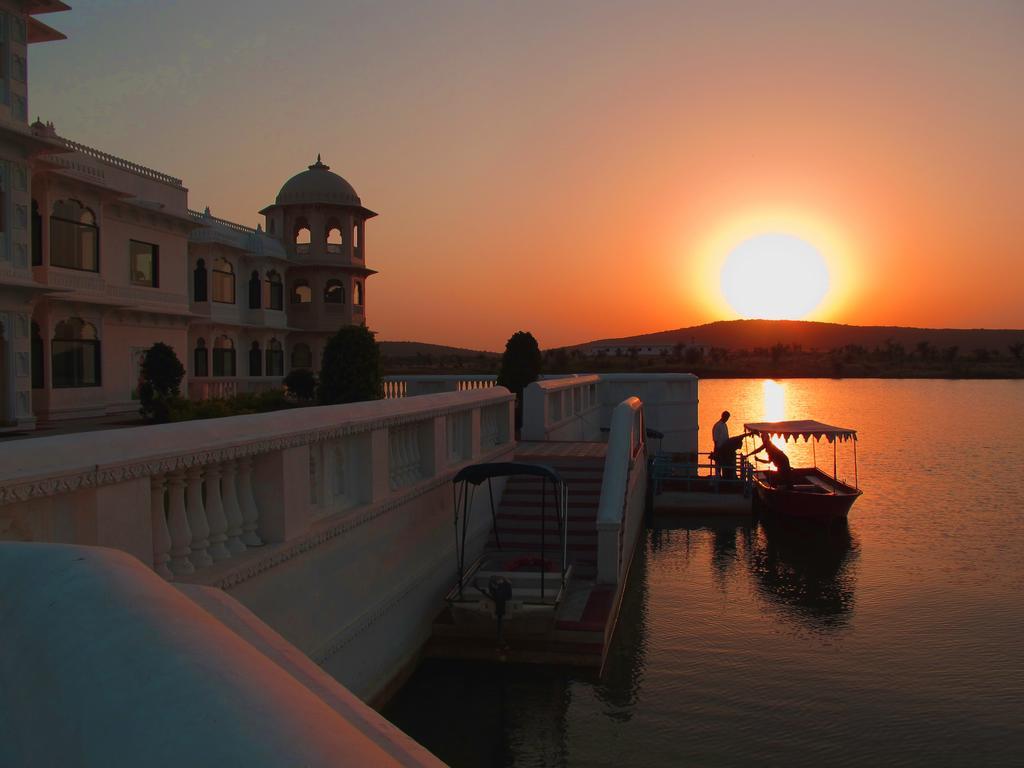 Juesta Lake Nahargarh Palace, Chittorgarh Parsoli ภายนอก รูปภาพ