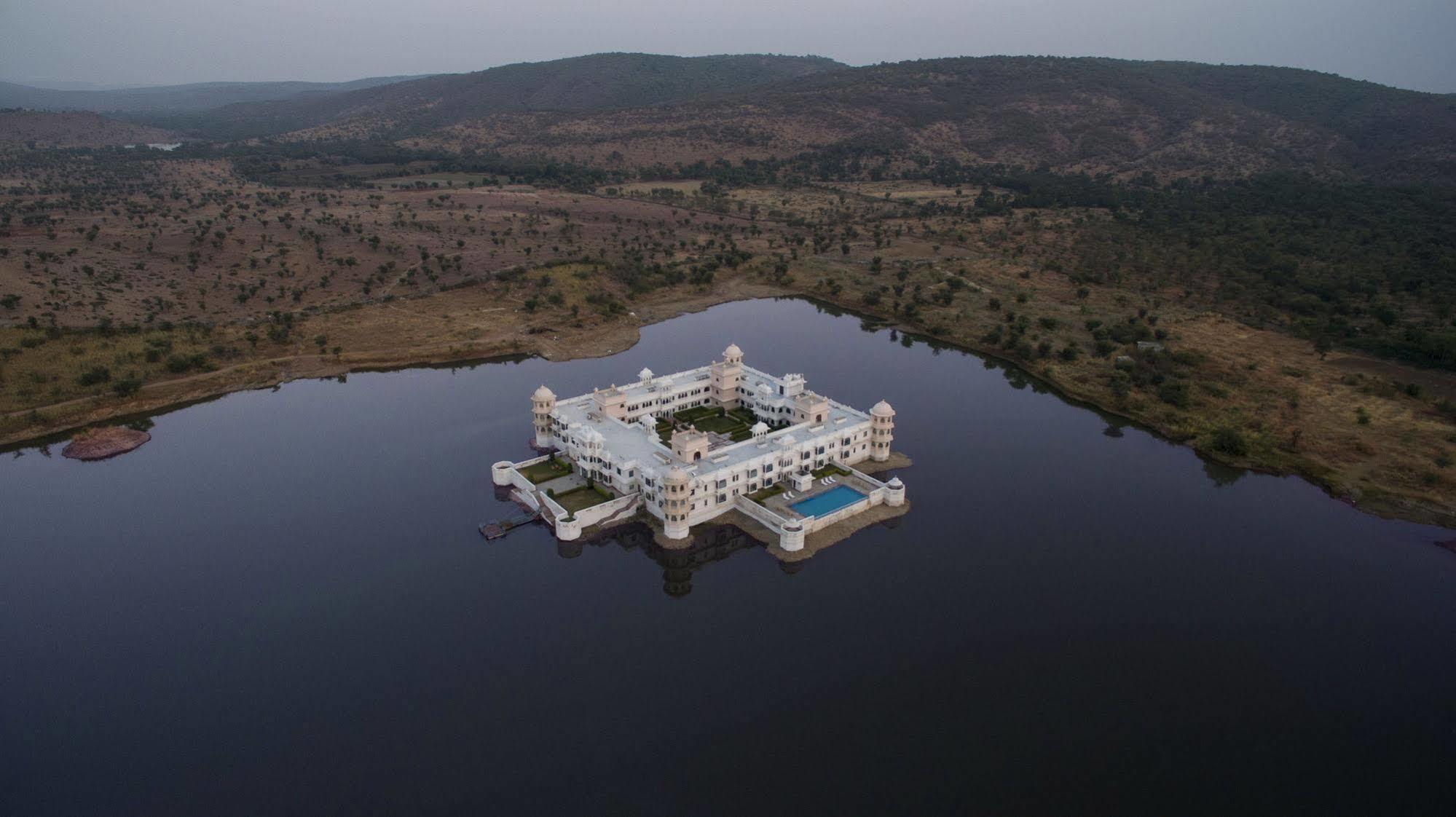 Juesta Lake Nahargarh Palace, Chittorgarh Parsoli ภายนอก รูปภาพ